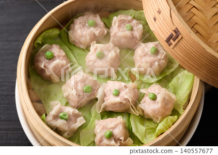 自製燒賣用竹蒸籠蒸製 自製燒賣用竹蒸籠蒸製 140557677
