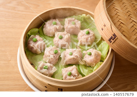 自製燒賣用竹蒸籠蒸製 自製燒賣用竹蒸籠蒸製 140557679
