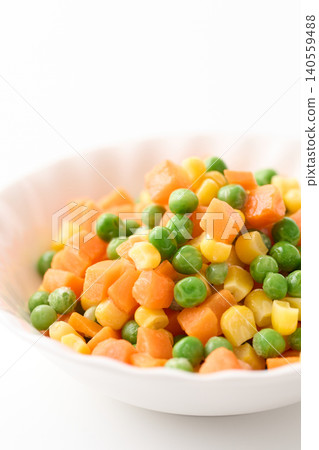 Mixed vegetables served on a plate Mixed vegetables served on a plate 140559488
