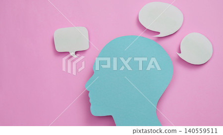 Human head silhouette with speech bubbles representing thoughts and ideas Human head silhouette with speech bubbles representing thoughts and ideas 140559511