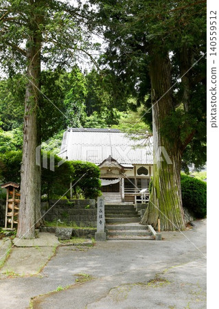 【隅田町：通往長慶寺的道路，據說寺名取自附近一棵樹齡約800年的月桂樹，以及寺的主殿。 】 140559512