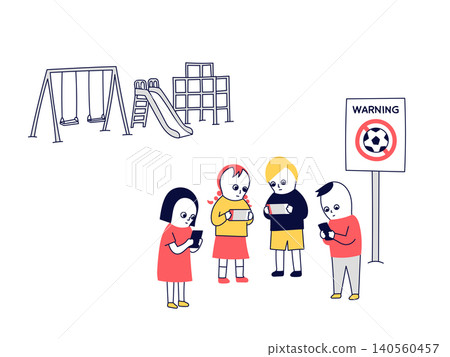 孩子們在禁止球類運動的公園玩智慧型手機和隨身遊戲機。 孩子們在禁止球類運動的公園玩智慧型手機和隨身遊戲機。 140560457