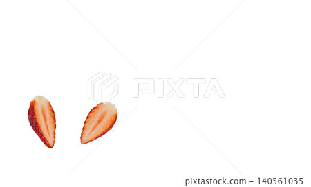 Strawberry cross-section, close-up, flesh, macro, transparent background, fruit material 140561035