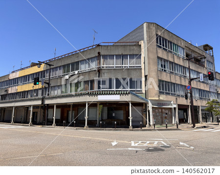 Chuo-machi Shopping Street Joint Building (Himi City, Toyama Prefecture) Chuo-machi Shopping Street Joint Building (Himi City, Toyama Prefecture) 140562017