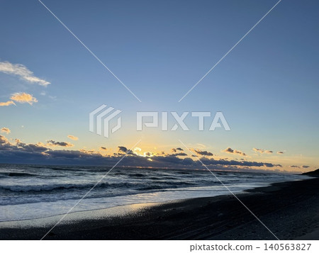 Sunset, the sea, summer evening Sunset, the sea, summer evening 140563827