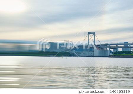 黃昏時的東京彩虹橋 黃昏時的東京彩虹橋 140565319