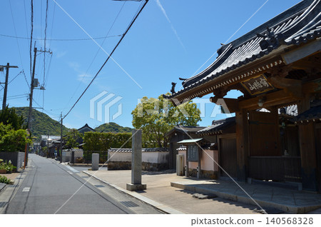 室住海正通。右側是千光寺,左側是峨眉山(山口縣光市)。 室住海正通。右側是千光寺,左側是峨眉山(山口縣光市)。 140568328