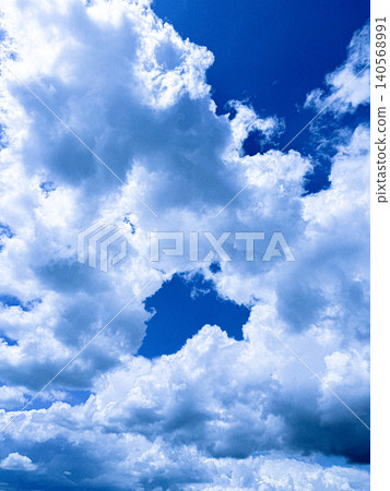藍天和雲彩 藍天和雲彩 140568991