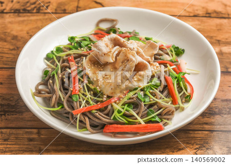 冷蕎麥麵配薄切豬肉 140569002