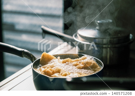 [#Food] Mochi pouches being prepared 140571208