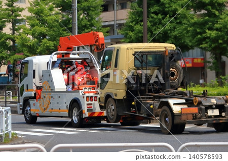 Large tow truck Large tow truck 140578593