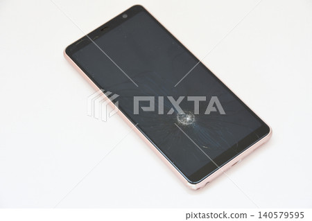 智能手機屏幕壞了 智能手機屏幕壞了 140579595