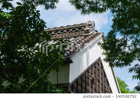 Roof tile of old private house 140580792