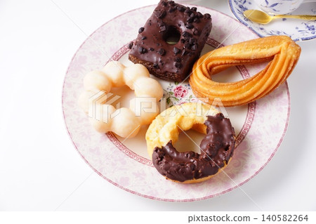 Delicious donuts Delicious donuts 140582264