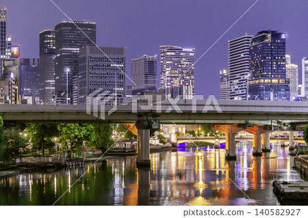 Osaka night view: Namba Bridge viewed from Tenjinbashi, Osaka City, Osaka Prefecture 140582927