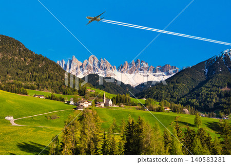 Spring scenery of Fune Valley and the spectacular views of the Dolomites Alps Spring scenery of Fune Valley and the spectacular views of the Dolomites Alps 140583281