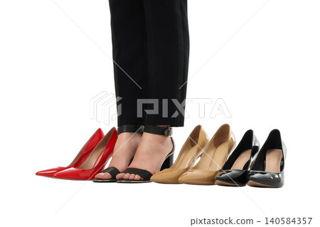 Women in various shoes standing together, PNG Women in various shoes standing together, PNG 140584357