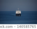 船漂浮在海面上 140585765