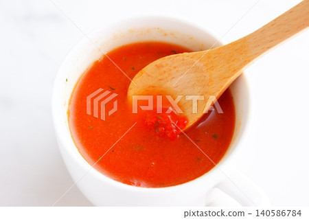 番茄湯 - 酸甜濃鬱，令人上癮的番茄湯 140586784