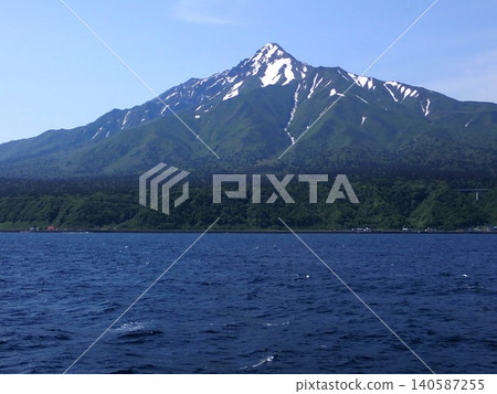 利尻島、利尻山 利尻島、利尻山 140587255