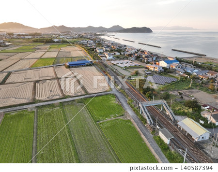 日落時分的讚岐相生站,香川縣東香川市 日落時分的讚岐相生站,香川縣東香川市 140587394