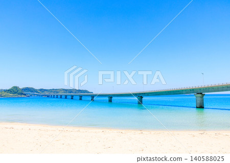 Tsunoshima Bridge in early summer, Shimonoseki City, Yamaguchi Prefecture Tsunoshima Bridge in early summer, Shimonoseki City, Yamaguchi Prefecture 140588025