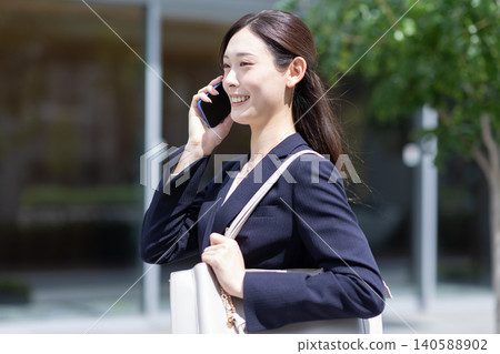 走的女商人,當叫時 走的女商人,當叫時 140588902