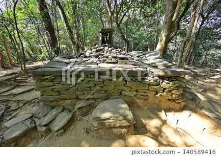 Ama-no-Iwakado-wake-Yakurahime Shrine: Pentagonal rock formation Ama-no-Iwakado-wake-Yakurahime Shrine: Pentagonal rock formation 140589416
