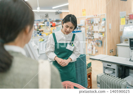 super market, supermarket, female 140590025