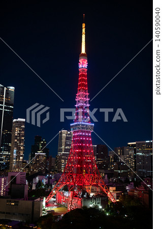 Tokyo: Tokyo Tower lit up at night, cityscape with Tokyo Tower, nighttime cityscape of Tokyo Tokyo: Tokyo Tower lit up at night, cityscape with Tokyo Tower, nighttime cityscape of Tokyo 140590040