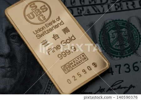 Gold piece Gold piece 140590376