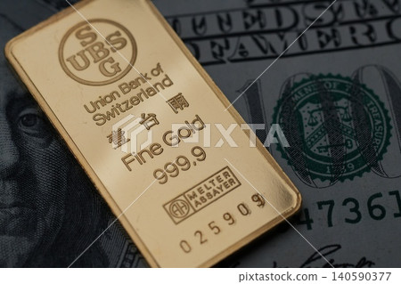 Gold piece Gold piece 140590377