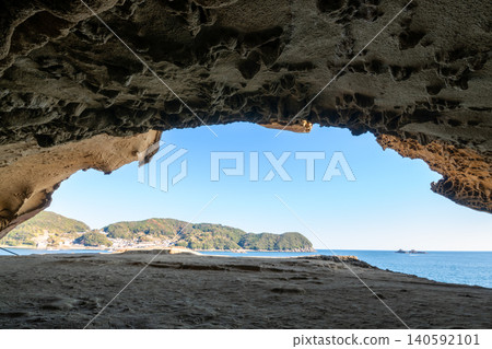 Kumano City, Mie Prefecture: Onigajo Castle, a World Heritage Site, with images of strangely shaped rocks and a blue sky. Kumano City, Mie Prefecture: Onigajo Castle, a World Heritage Site, with images of strangely shaped rocks and a blue sky. 140592101