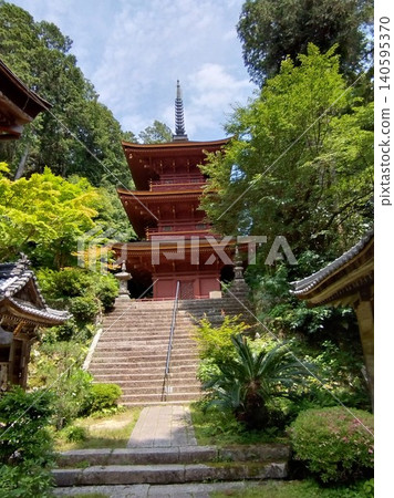 山寺的三層寶塔 140595370