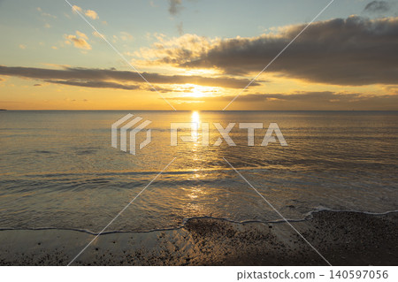 Shonan Katase Nishihama: Sunset and the shoreline 140597056