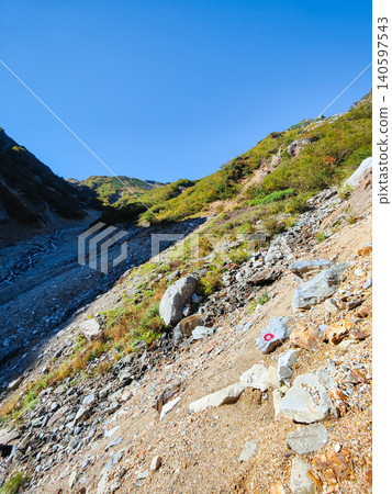 秋季攀登哈里諾基山和蓮華山(大澤小屋至哈里諾基峠) 秋季攀登哈里諾基山和蓮華山(大澤小屋至哈里諾基峠) 140597543