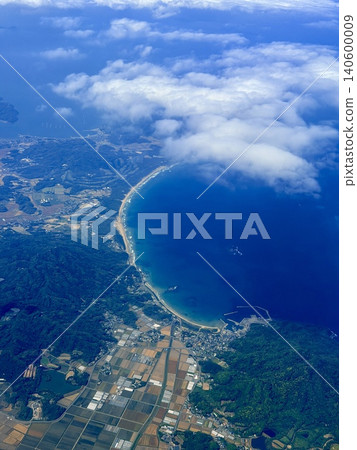 A view of the coastline of Heinohama in Itoshima City, Fukuoka Prefecture, from above. 140600009