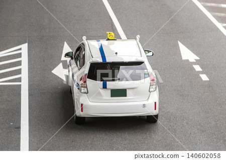 Private taxi 140602058