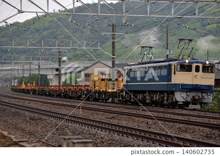 EF651133 long rail transport train running on the Tokaido Line EF651133 long rail transport train running on the Tokaido Line 140602735