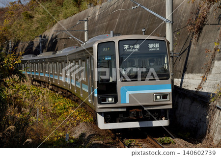 205系列500系列普通列車4在相模線上運行 205系列500系列普通列車4在相模線上運行 140602739