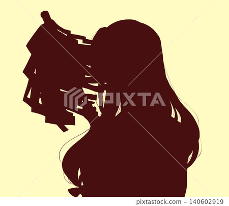 手持禦兵器(法杖)的巫女剪影。 手持禦兵器(法杖)的巫女剪影。 140602919