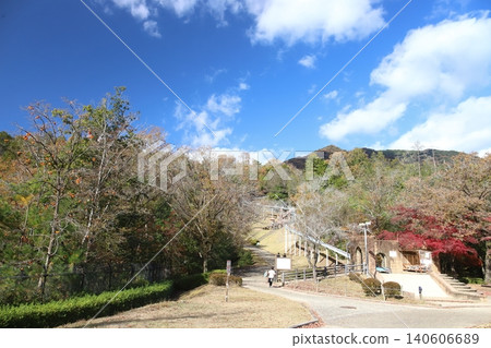 高木町休閒村公園(兵庫縣)的秋葉景色 高木町休閒村公園(兵庫縣)的秋葉景色 140606689