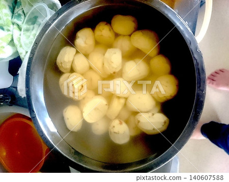 秋日美味:栗子飯-從製作過程到飯糰的多種做法 秋日美味:栗子飯-從製作過程到飯糰的多種做法 140607588