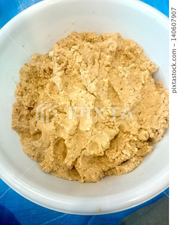 Enjoying a mindful lifestyle. Making rich, homemade miso from soybeans and koji. Enjoying a mindful lifestyle. Making rich, homemade miso from soybeans and koji. 140607907