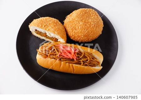 Yakisoba bread, curry bread Yakisoba bread, curry bread 140607985
