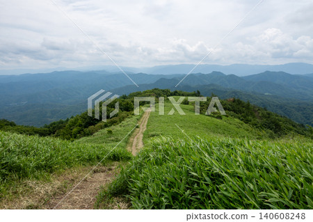 Beautiful scenery of Mt. Shimohiruzen in Maniwa City, Okayama Prefecture, Japan Beautiful scenery of Mt. Shimohiruzen in Maniwa City, Okayama Prefecture, Japan 140608248