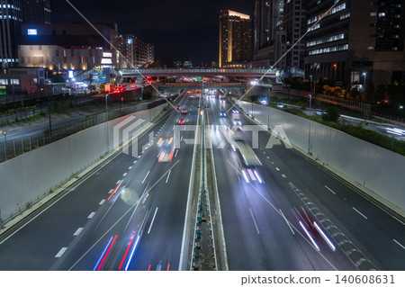首都高速公路灣岸線及台場地區的夜景 首都高速公路灣岸線及台場地區的夜景 140608631