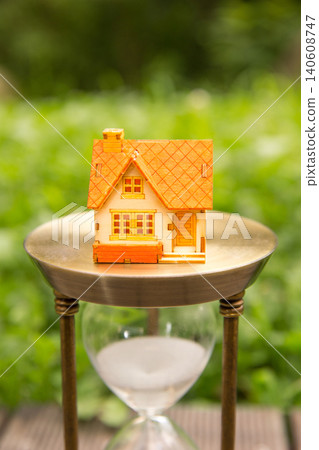 The House and the Hourglass 140608747