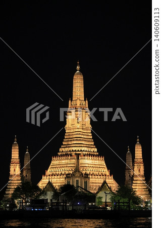 鄭王廟(夜景) (泰國 曼谷) 鄭王廟(夜景) (泰國 曼谷) 140609113