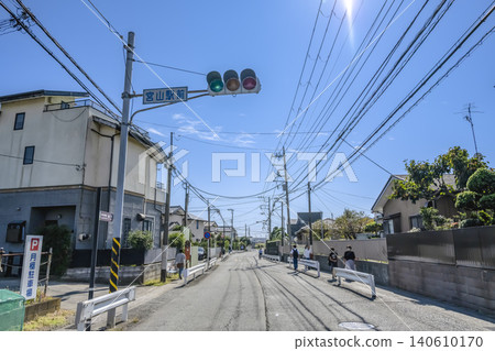 神奈川縣古座郡佐川町宮山站十字路口的街景與住宅區 神奈川縣古座郡佐川町宮山站十字路口的街景與住宅區 140610170